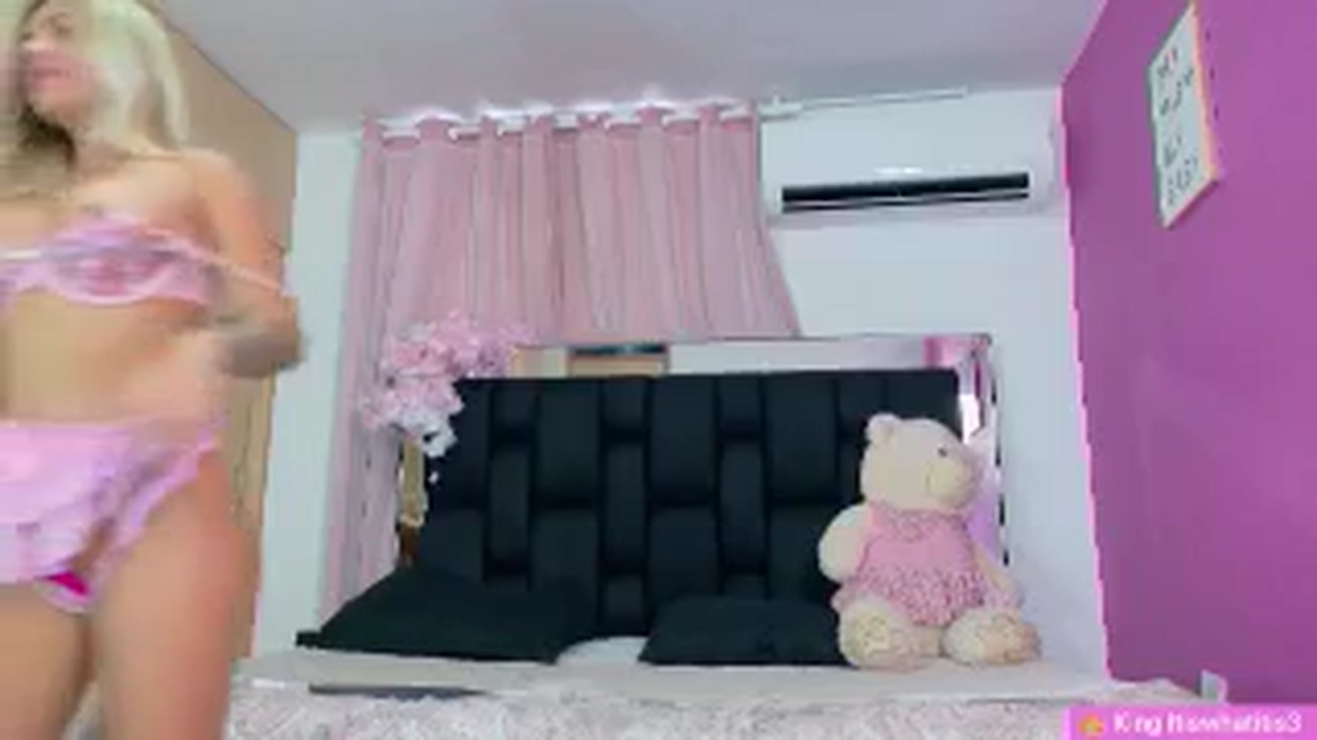Gallery image thumbnail from Baby_Sweet01's myfreecams stream on, 01/21/2026, 20:55 image 13 of 20