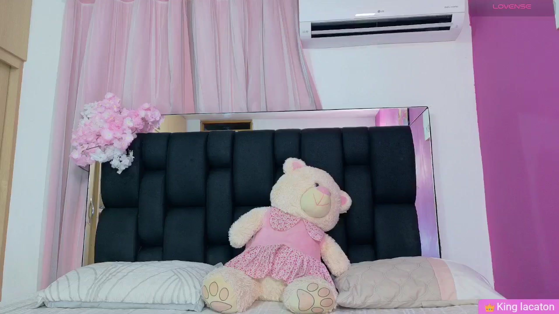 Gallery image thumbnail from Baby_Sweet01's myfreecams stream on, 02/02/2026, 22:52 image 14 of 20