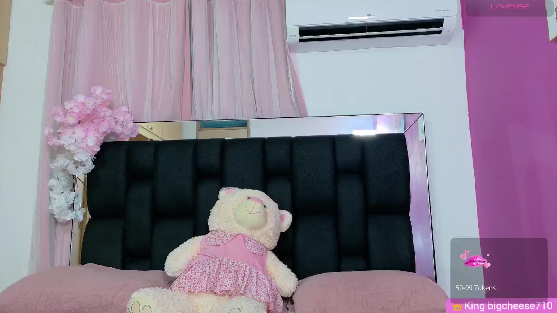 Gallery image thumbnail from Baby_Sweet01's myfreecams stream on, 02/15/2026, 20:18 image 14 of 20