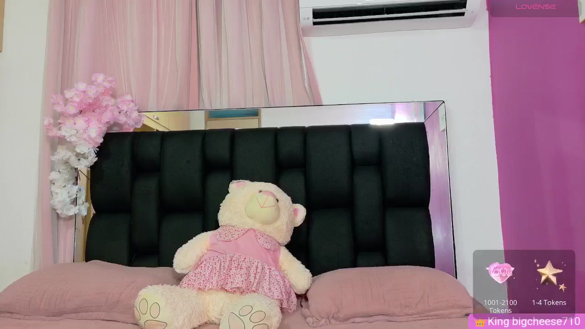 Gallery image thumbnail from Baby_Sweet01's myfreecams stream on, 02/15/2026, 20:18 image 15 of 20