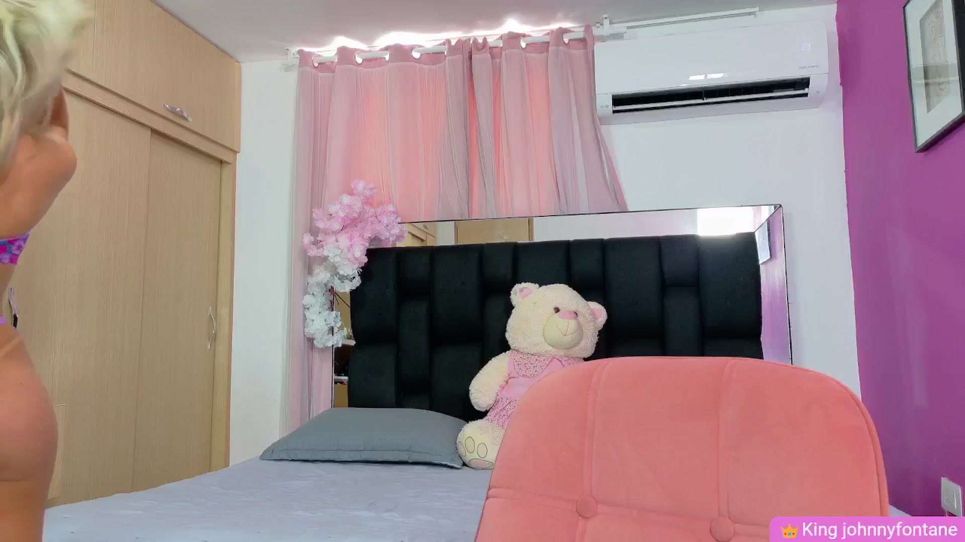Gallery image thumbnail from Baby_Sweet01's myfreecams stream on, 02/16/2026, 19:35 image 18 of 20