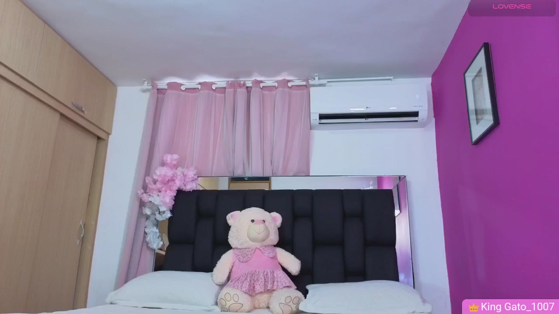 Gallery image thumbnail from Baby_Sweet01's myfreecams stream on, 04/12/2026, 18:21 image 17 of 20