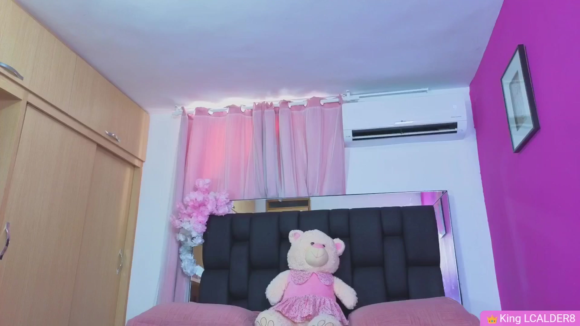 Gallery image thumbnail from Baby_Sweet01's myfreecams stream on, 04/23/2026, 22:28 image 14 of 20