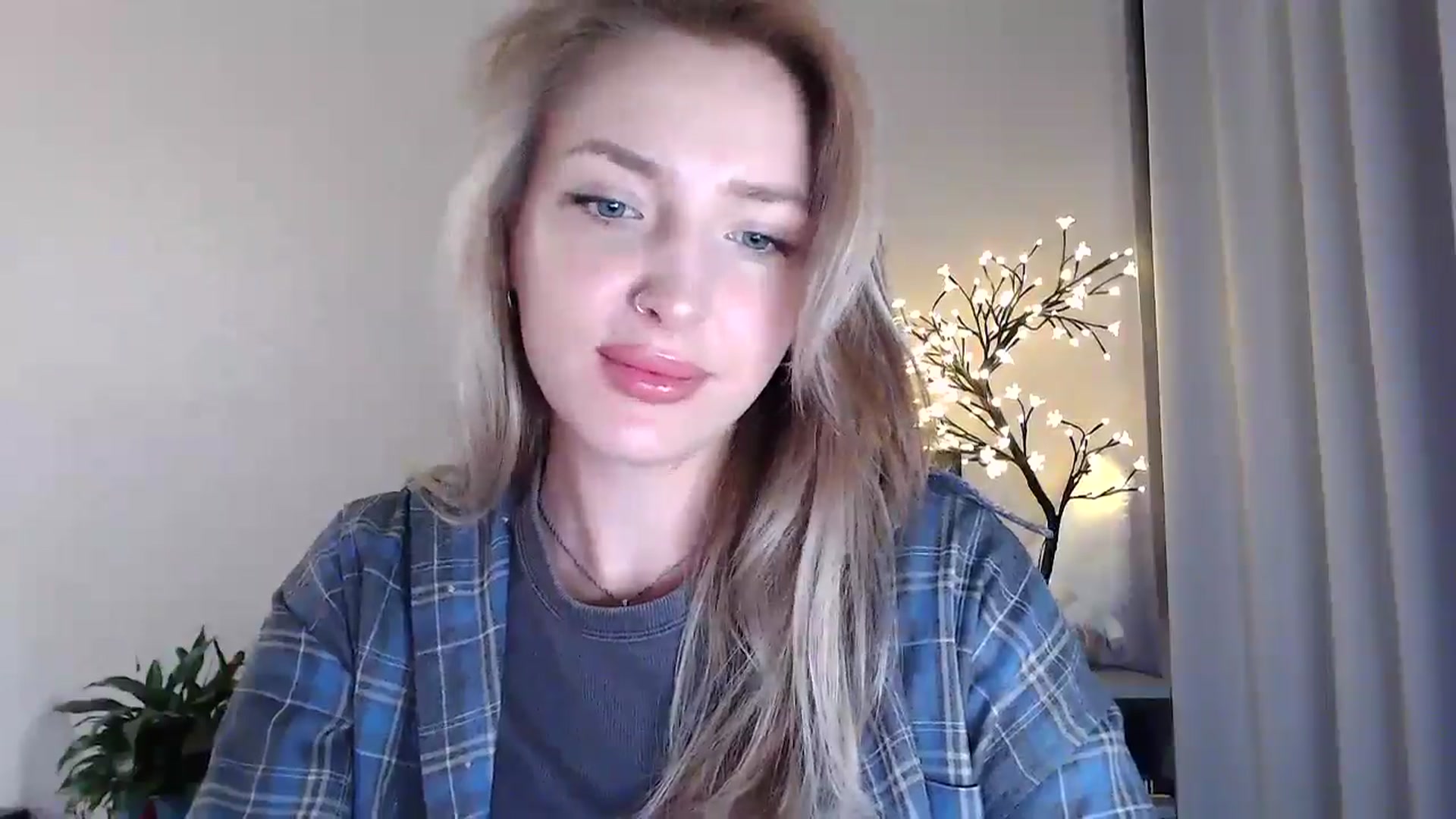 Gallery image thumbnail from Baby__Blue's myfreecams stream on, 07/19/2025, 16:04 image 19 of 20