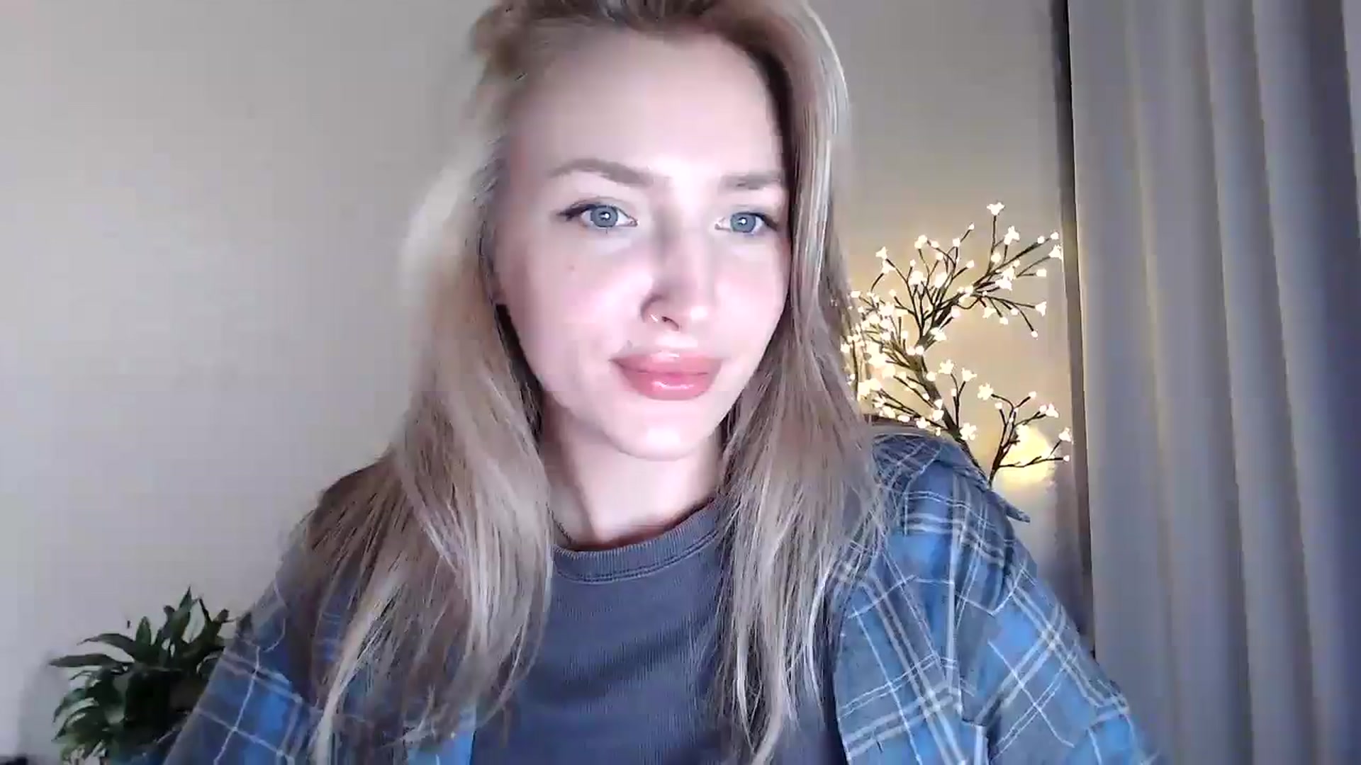 Gallery image thumbnail from Baby__Blue's myfreecams stream on, 07/19/2025, 16:04 image 6 of 20