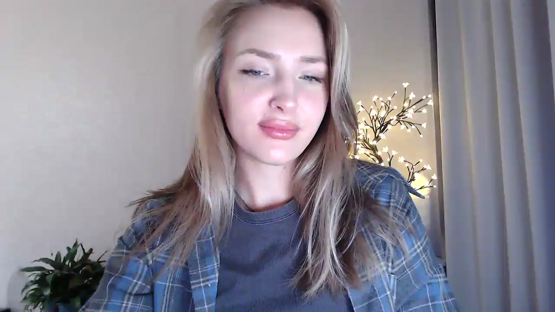 Gallery image thumbnail from Baby__Blue's myfreecams stream on, 07/19/2025, 16:04 image 10 of 20