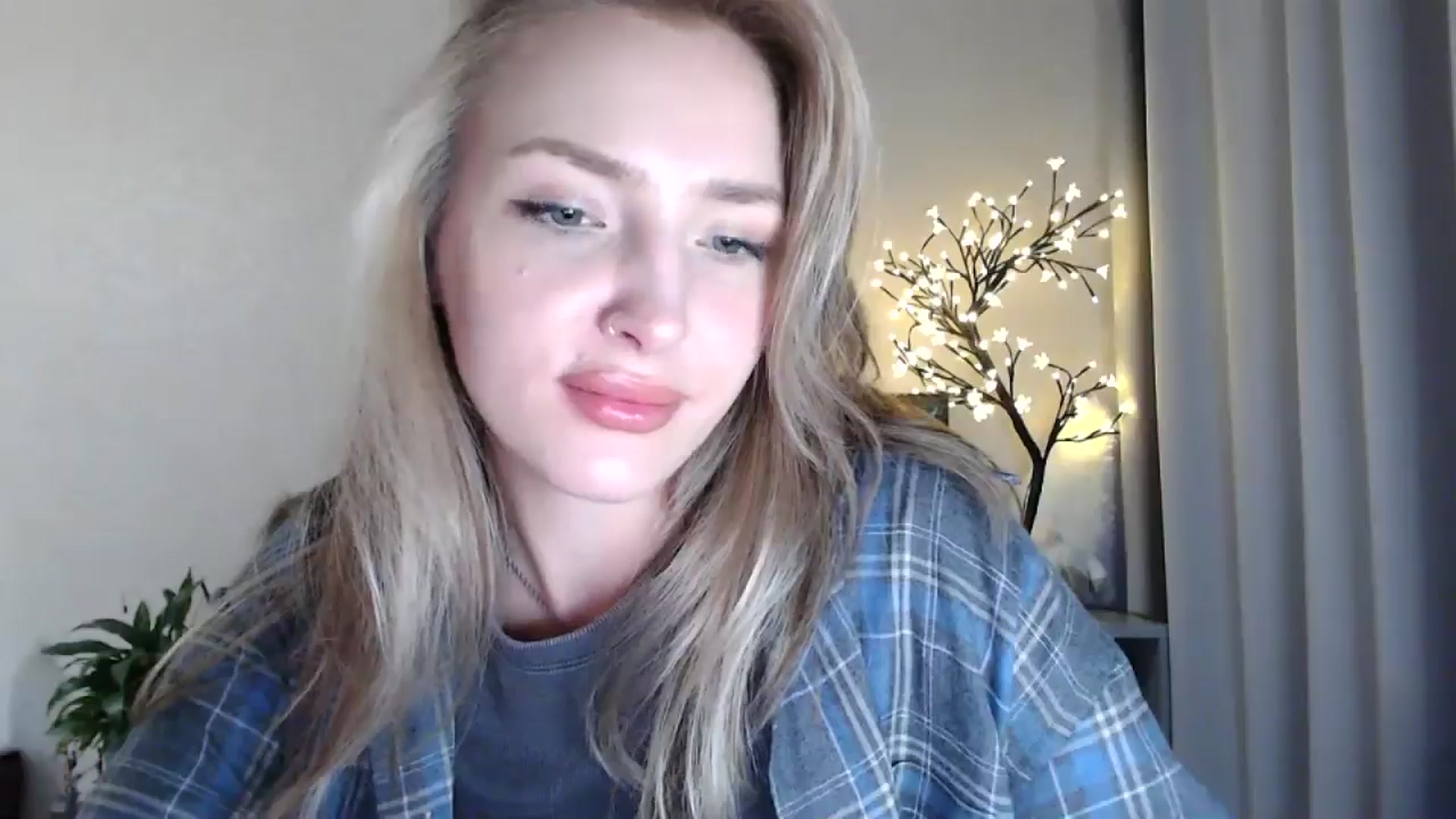 Gallery image thumbnail from Baby__Blue's myfreecams stream on, 07/19/2025, 16:04 image 2 of 20
