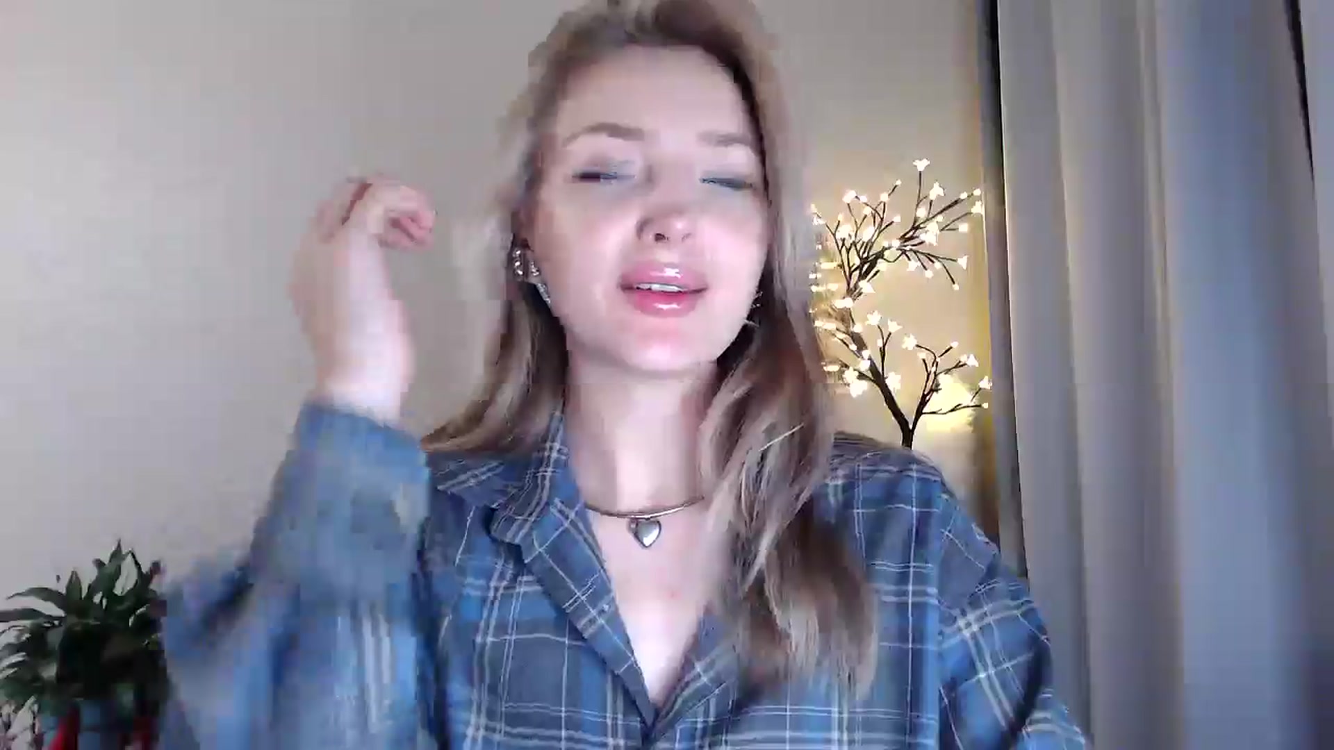 Gallery image thumbnail from Baby__Blue's myfreecams stream on, 07/19/2025, 20:34 image 5 of 20