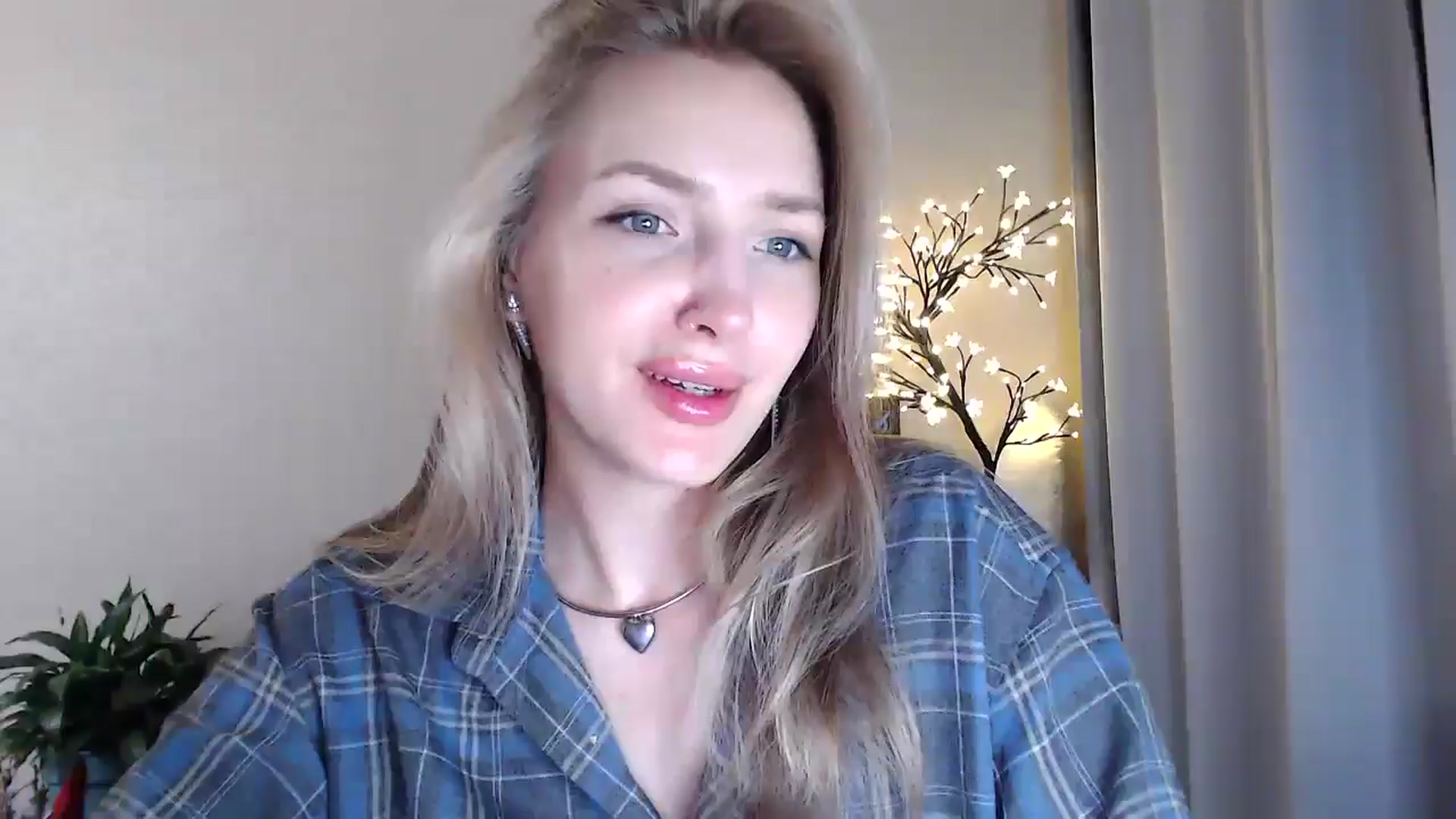 Gallery image thumbnail from Baby__Blue's myfreecams stream on, 07/19/2025, 20:34 image 4 of 20