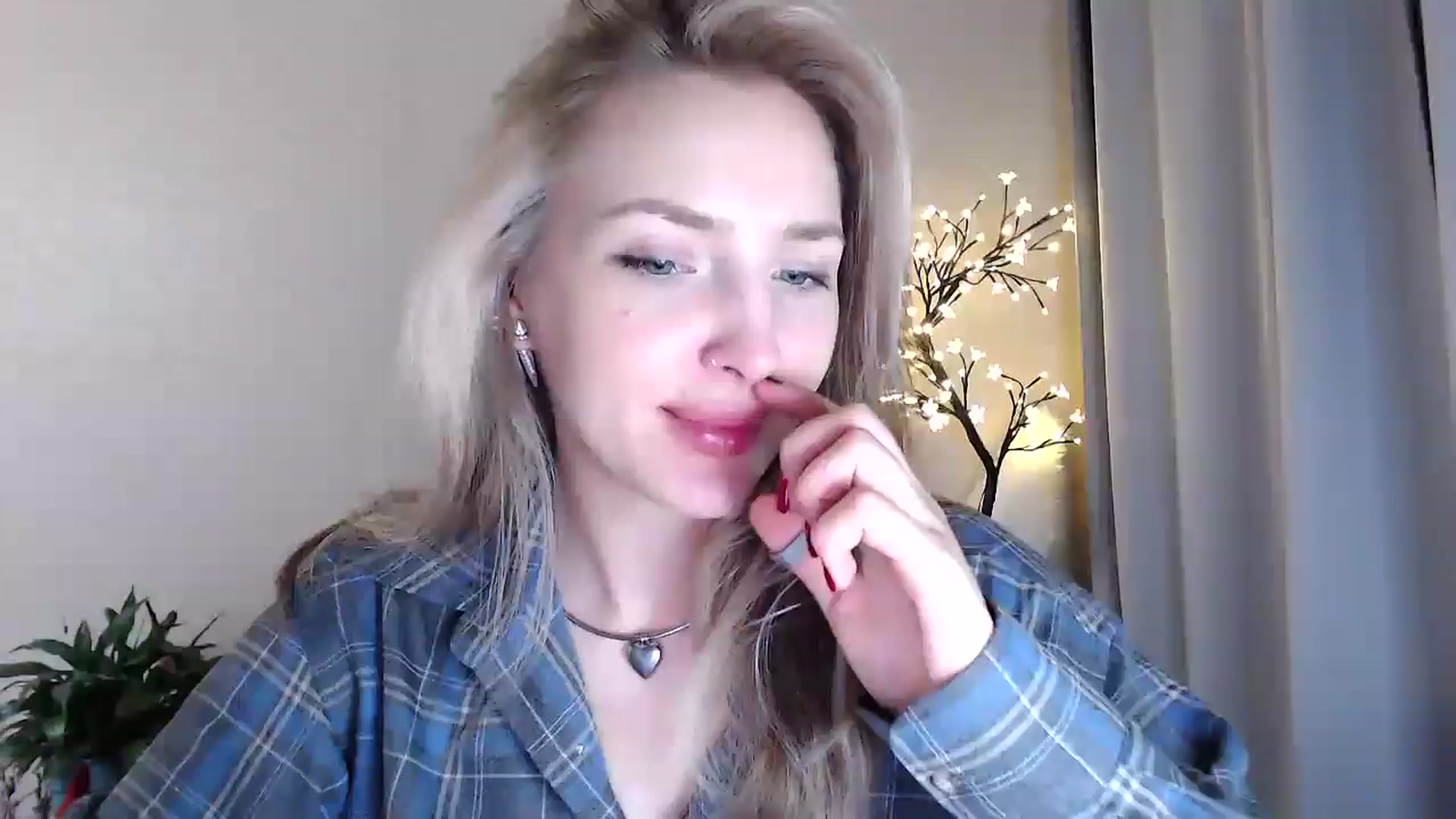 Gallery image thumbnail from Baby__Blue's myfreecams stream on, 07/19/2025, 20:34 image 11 of 20