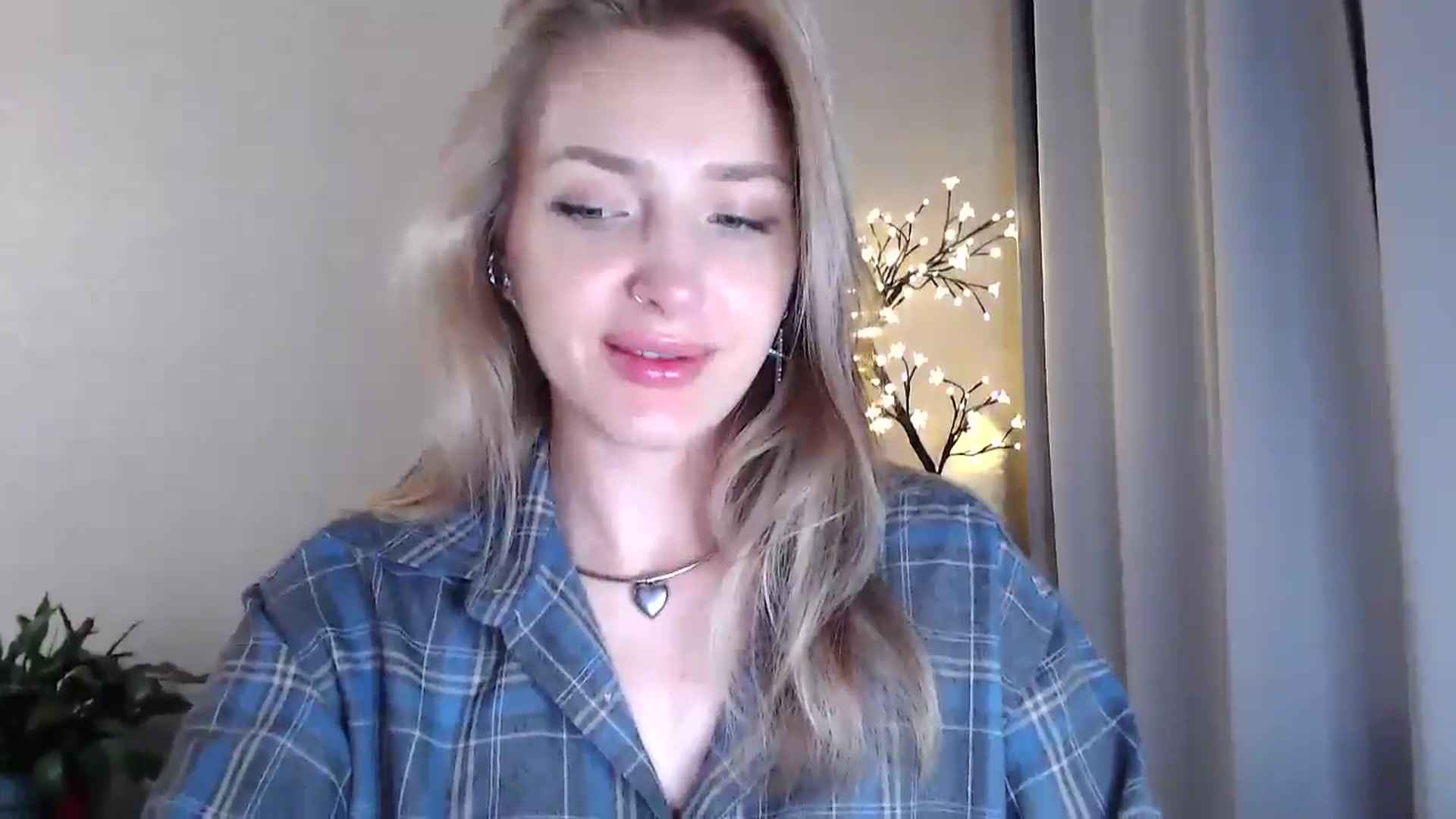 Gallery image thumbnail from Baby__Blue's myfreecams stream on, 07/19/2025, 20:34 image 3 of 20