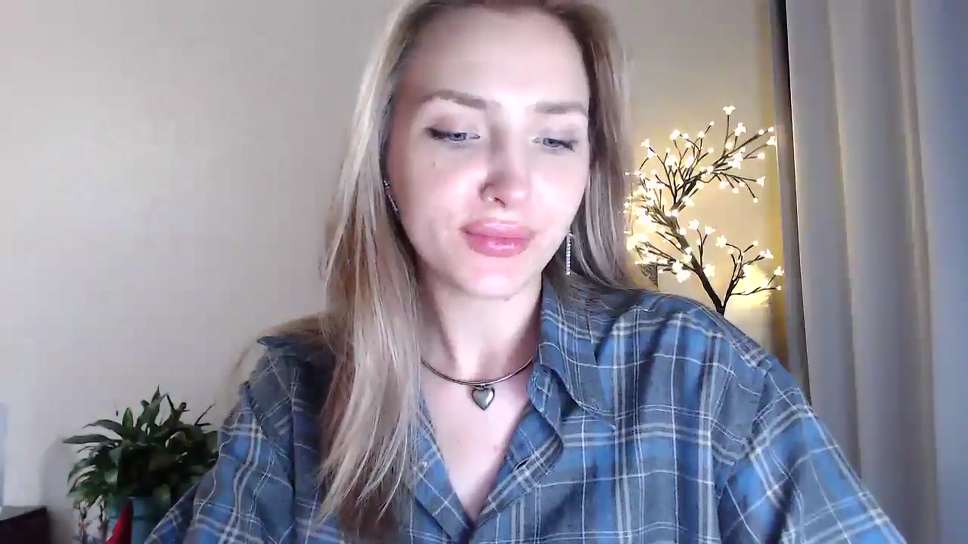Gallery image thumbnail from Baby__Blue's myfreecams stream on, 07/19/2025, 20:34 image 17 of 20