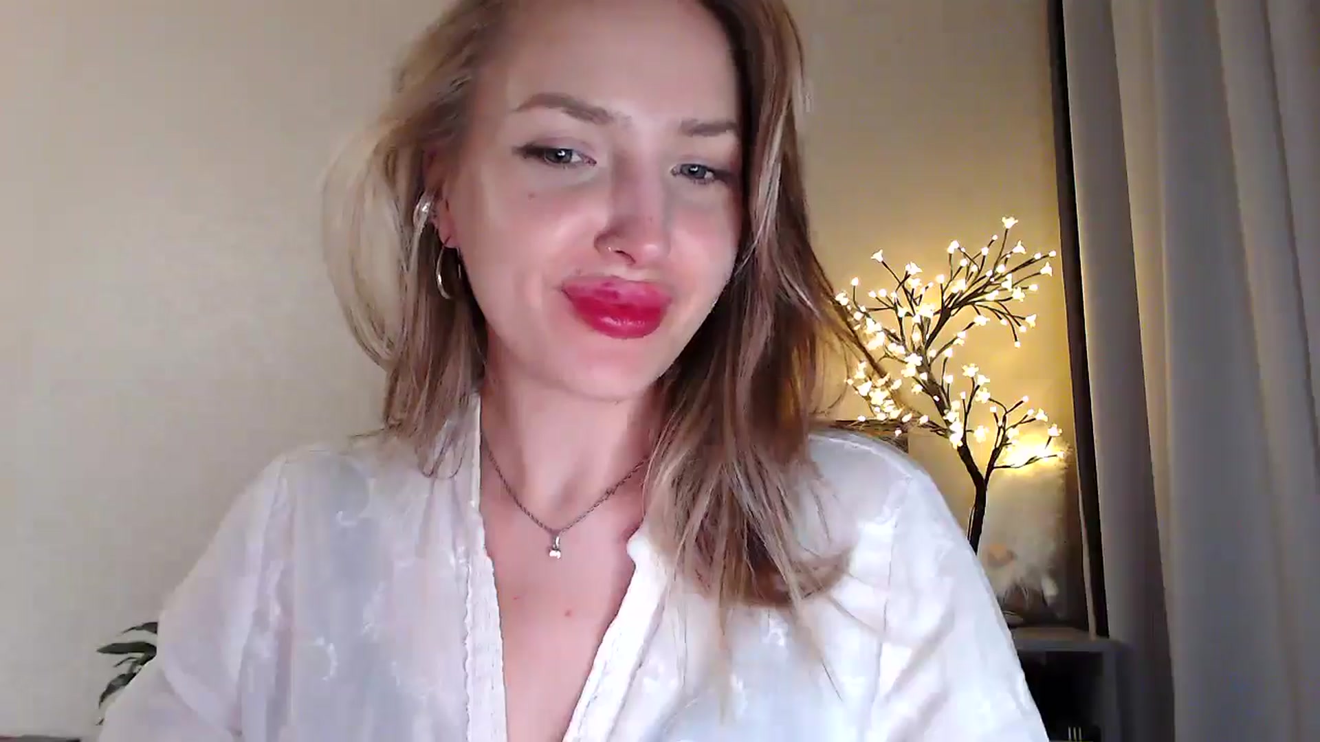 Gallery image thumbnail from Baby__Blue's myfreecams stream on, 07/20/2025, 20:55 image 16 of 20