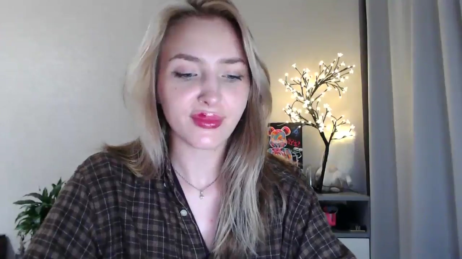 Gallery image thumbnail from Baby__Blue's myfreecams stream on, 07/21/2025, 16:14 image 2 of 20