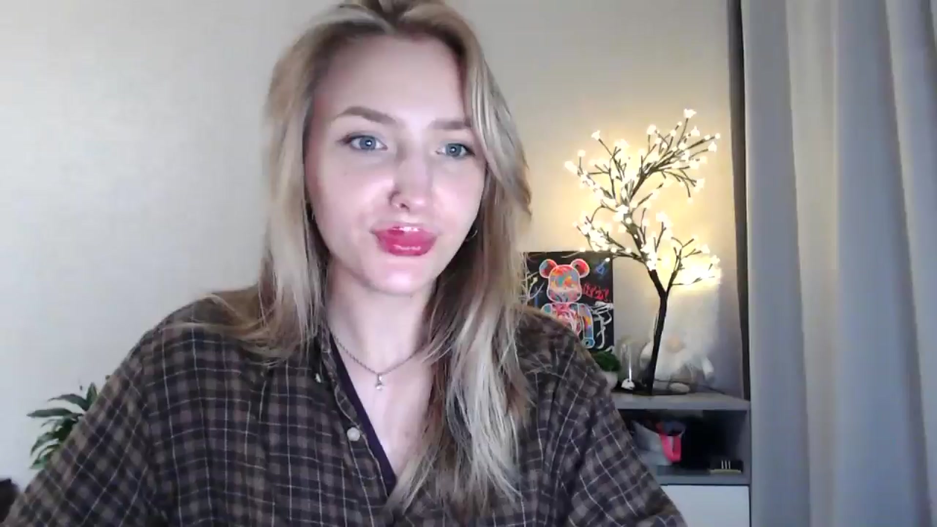 Gallery image thumbnail from Baby__Blue's myfreecams stream on, 07/21/2025, 16:14 image 11 of 20