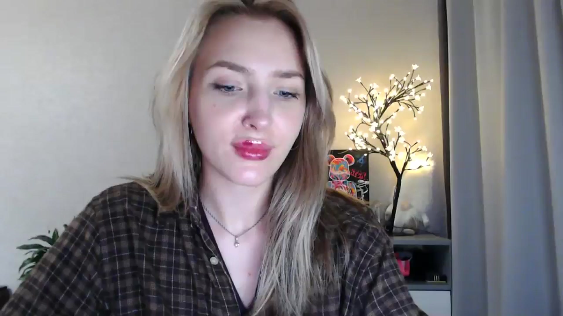 Gallery image thumbnail from Baby__Blue's myfreecams stream on, 07/21/2025, 16:14 image 1 of 20