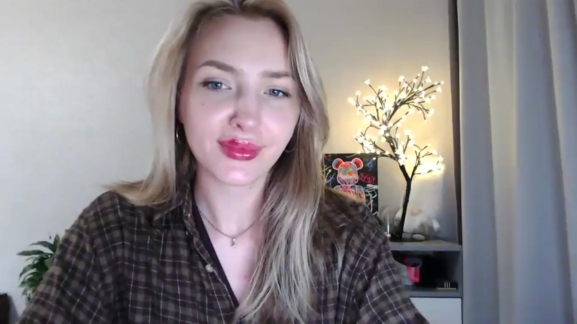 Gallery image thumbnail from Baby__Blue's myfreecams stream on, 07/21/2025, 16:14 image 3 of 20