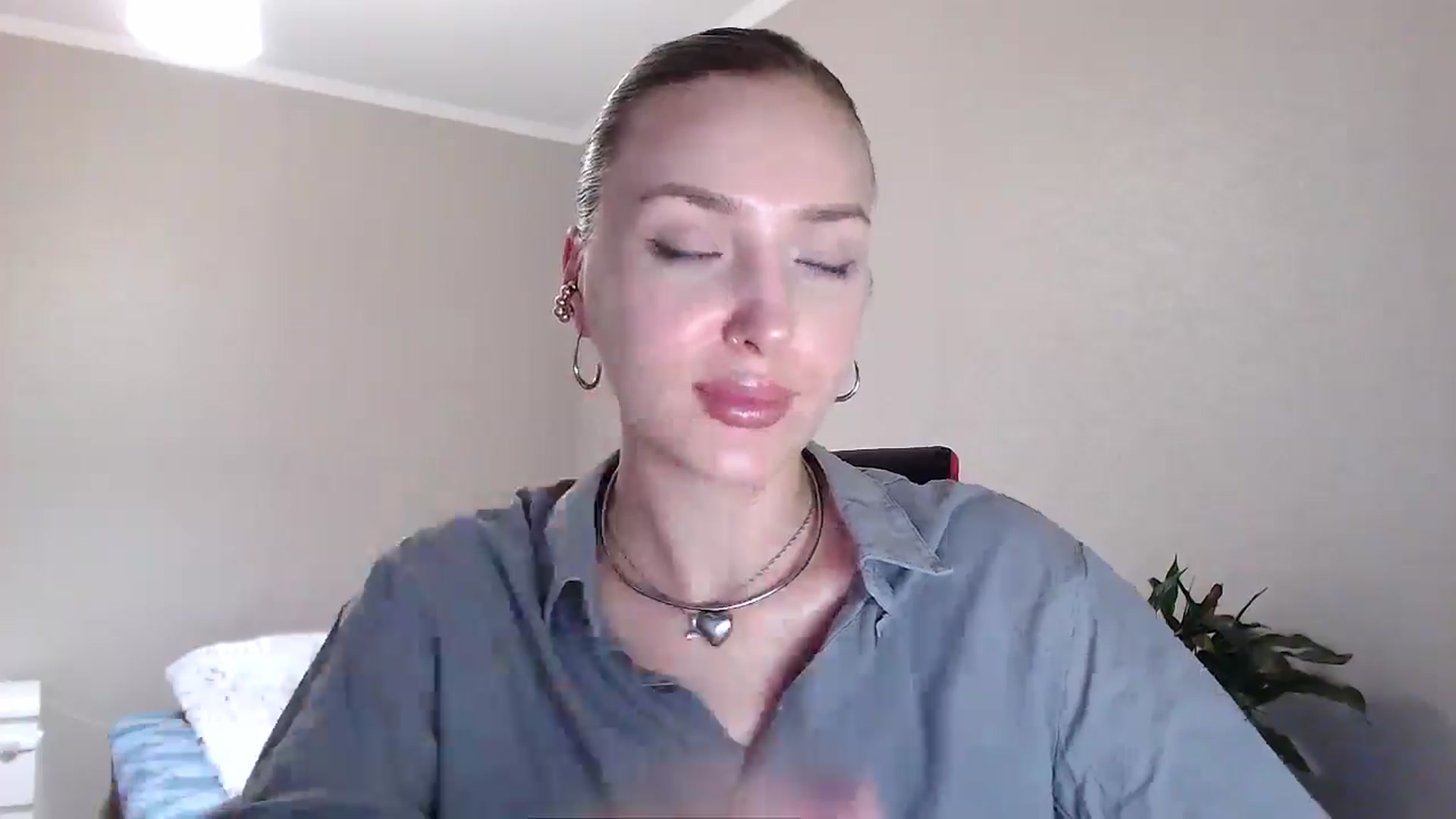 Gallery image thumbnail from Baby__Blue's myfreecams stream on, 07/22/2025, 14:47 image 12 of 20