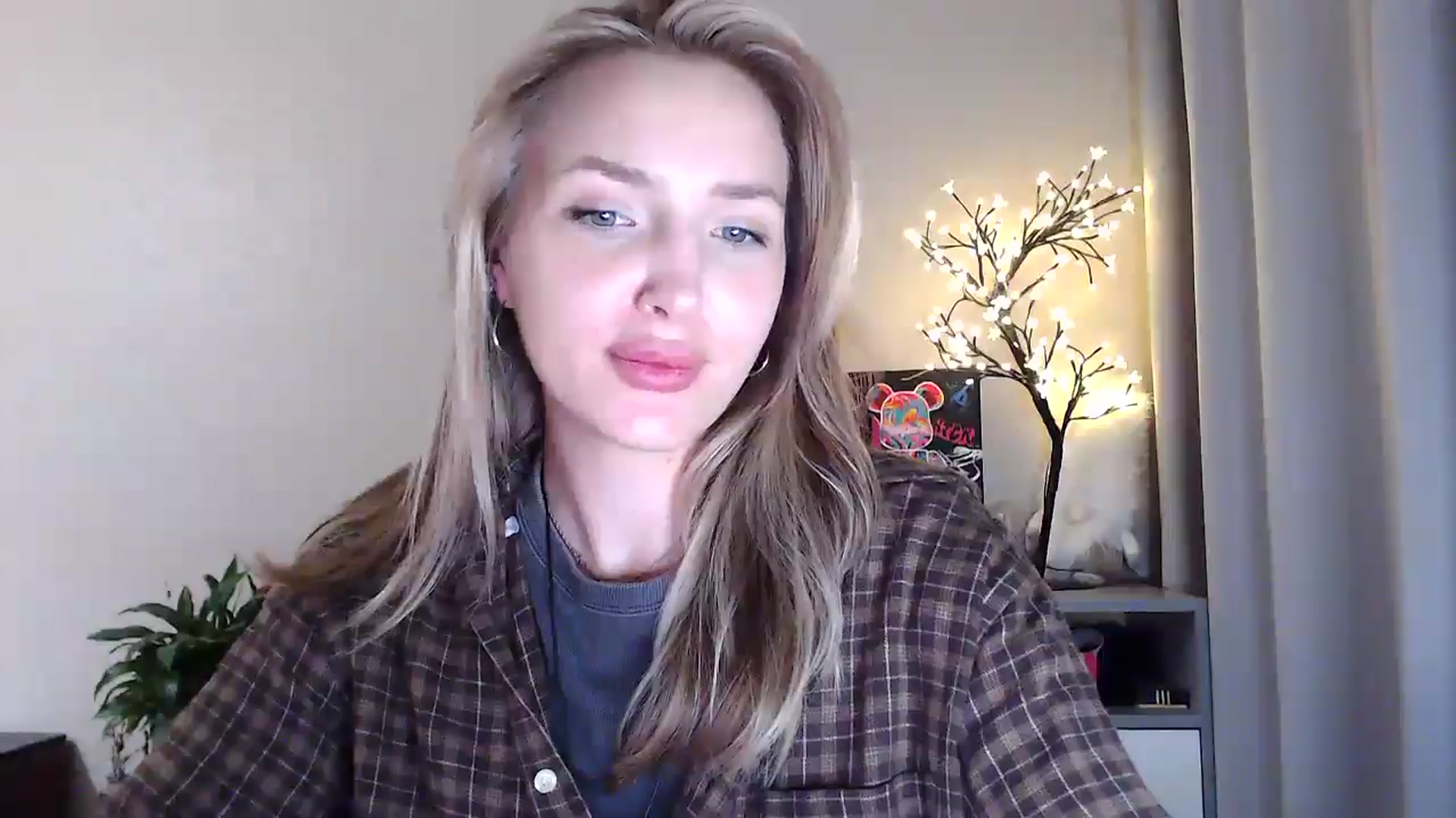 Gallery image thumbnail from Baby__Blue's myfreecams stream on, 07/23/2025, 22:00 image 19 of 20