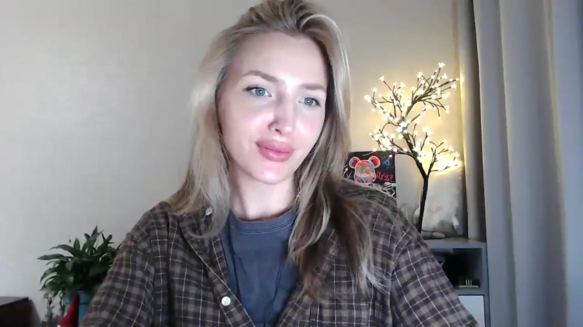 Gallery image thumbnail from Baby__Blue's myfreecams stream on, 07/23/2025, 22:00 image 5 of 20