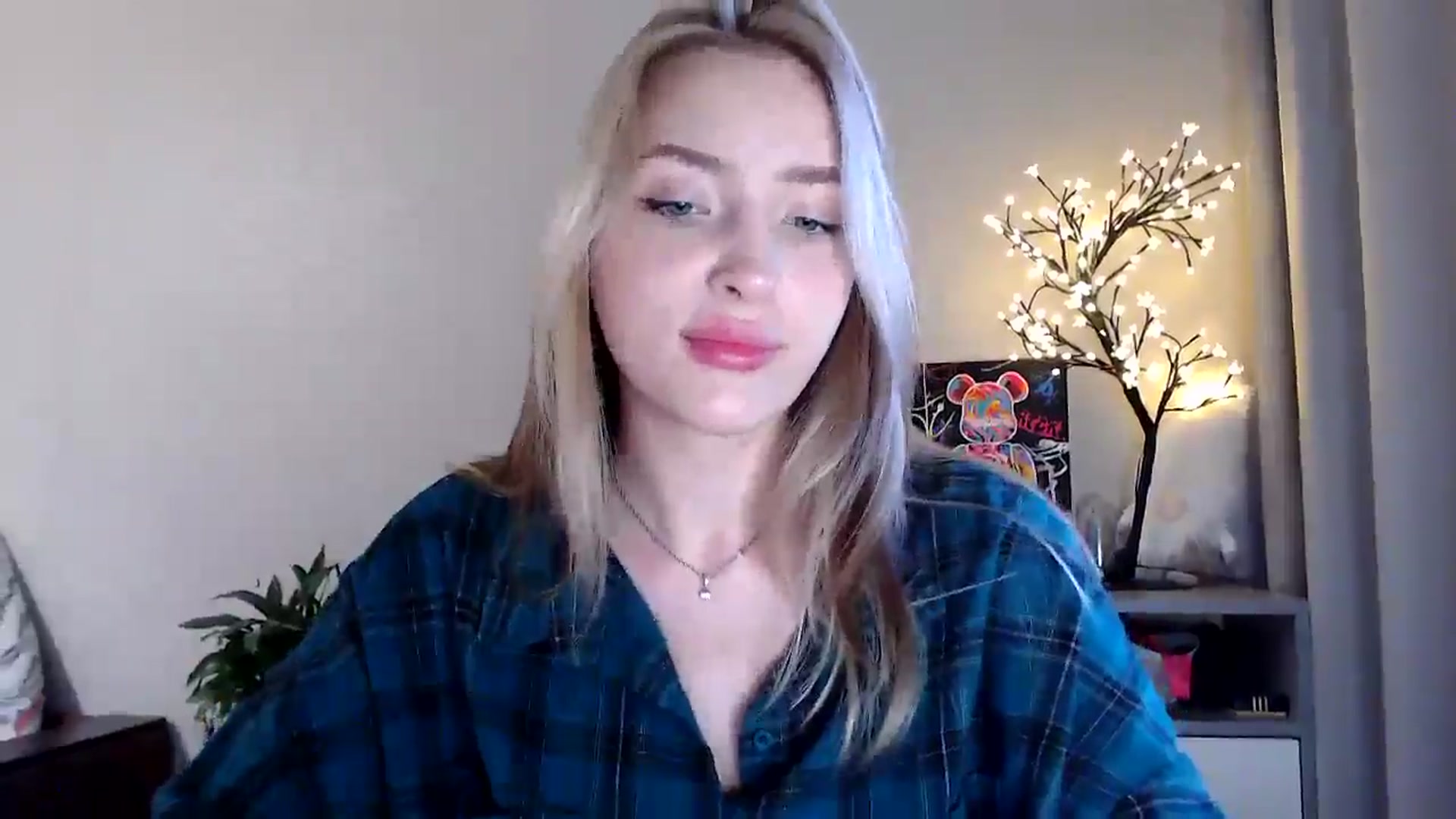 Gallery image thumbnail from Baby__Blue's myfreecams stream on, 07/26/2025, 16:09 image 15 of 20