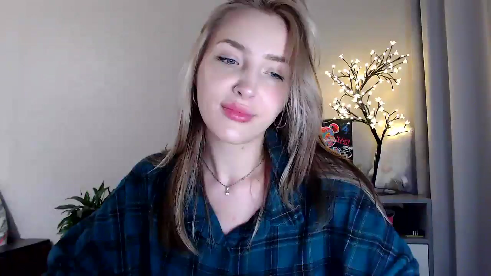 Gallery image thumbnail from Baby__Blue's myfreecams stream on, 07/26/2025, 16:09 image 13 of 20