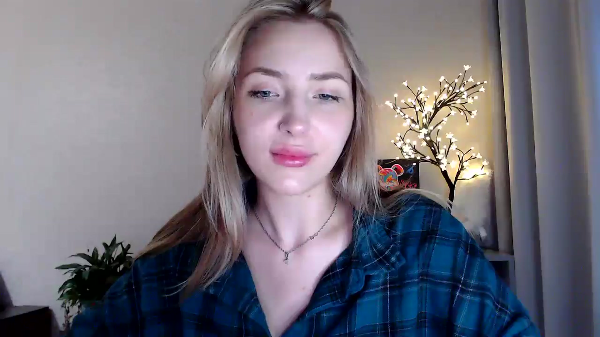 Gallery image thumbnail from Baby__Blue's myfreecams stream on, 07/26/2025, 16:09 image 18 of 20