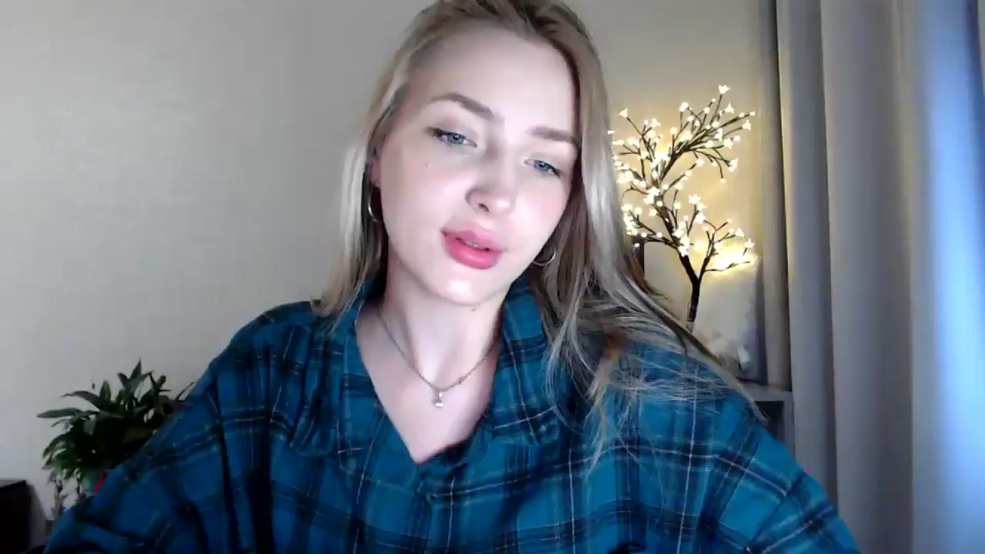 Gallery image thumbnail from Baby__Blue's myfreecams stream on, 07/26/2025, 16:09 image 6 of 20