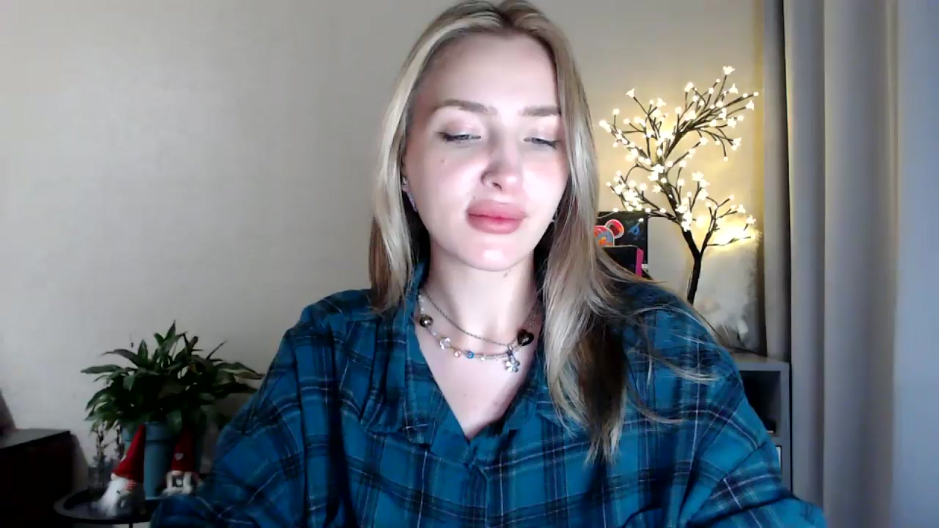 Gallery image thumbnail from Baby__Blue's myfreecams stream on, 07/26/2025, 22:03 image 7 of 20