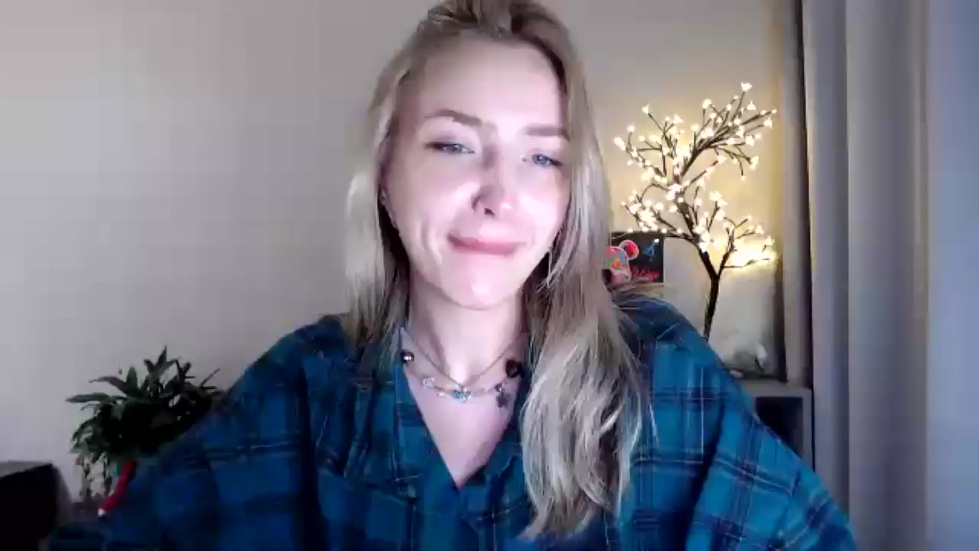 Gallery image thumbnail from Baby__Blue's myfreecams stream on, 07/26/2025, 22:03 image 16 of 20