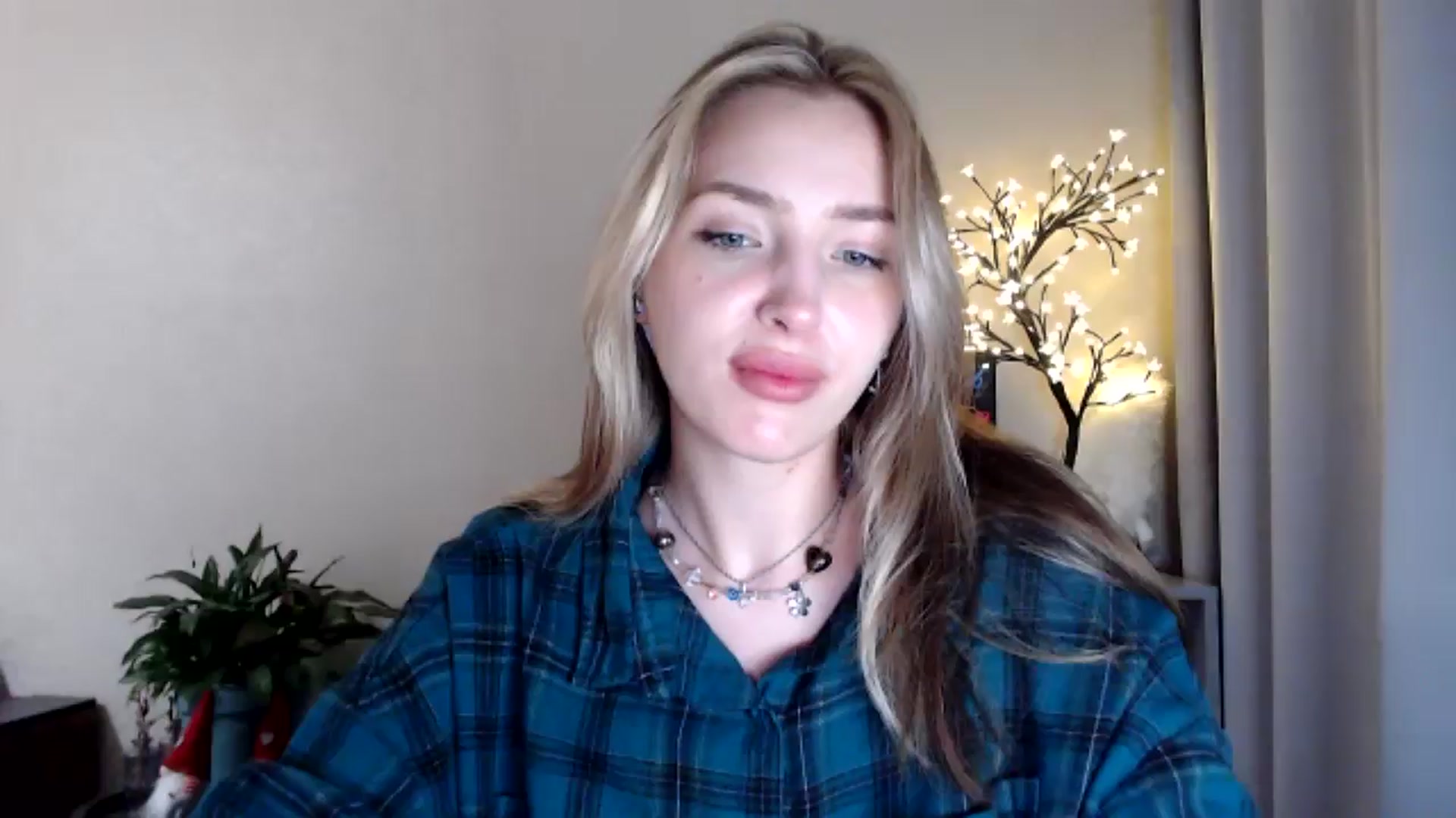 Gallery image thumbnail from Baby__Blue's myfreecams stream on, 07/26/2025, 22:03 image 2 of 20
