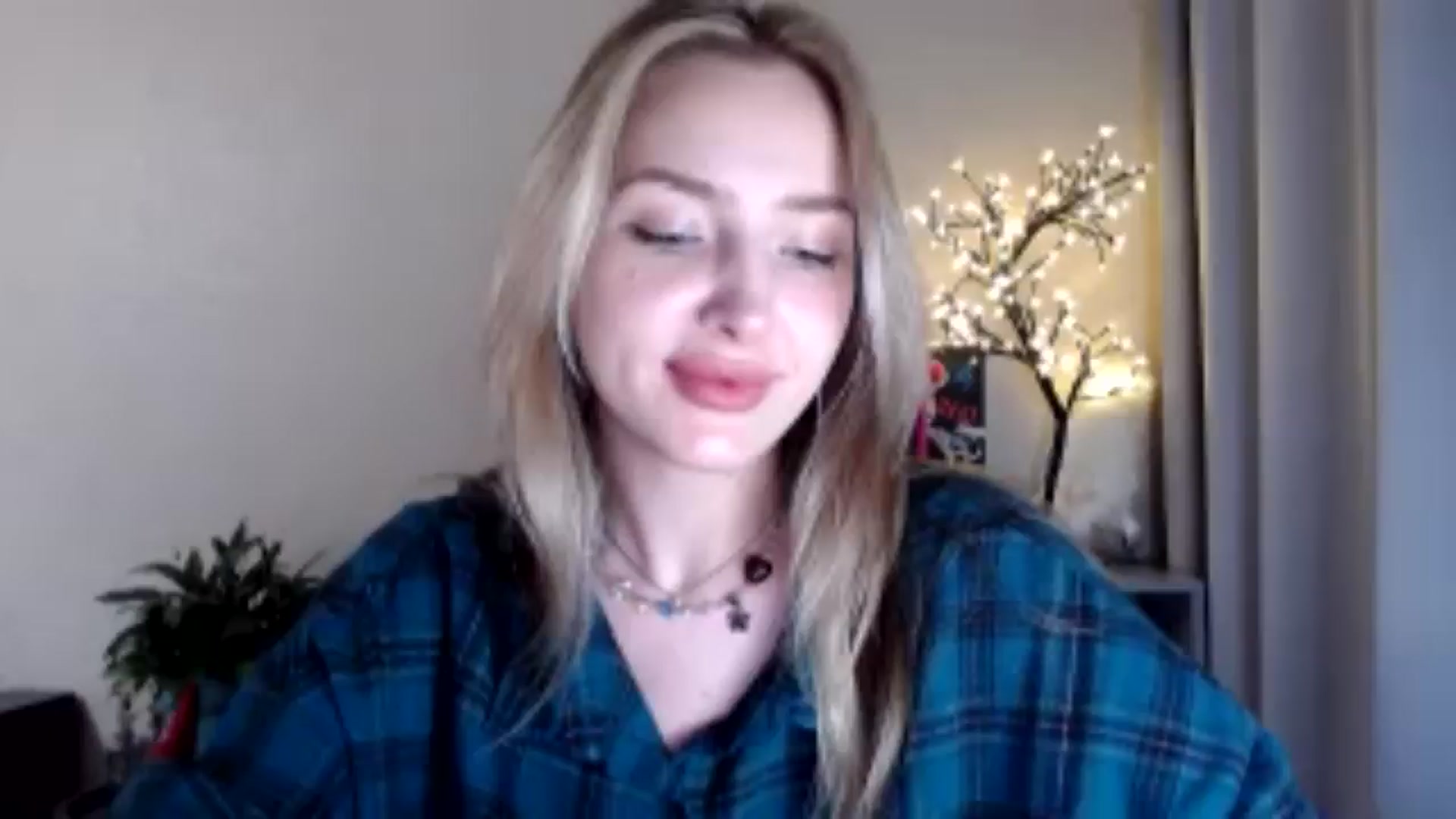 Gallery image thumbnail from Baby__Blue's myfreecams stream on, 07/26/2025, 22:03 image 15 of 20