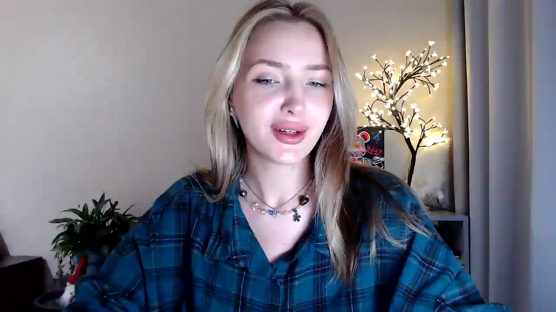 Gallery image thumbnail from Baby__Blue's myfreecams stream on, 07/26/2025, 22:03 image 12 of 20