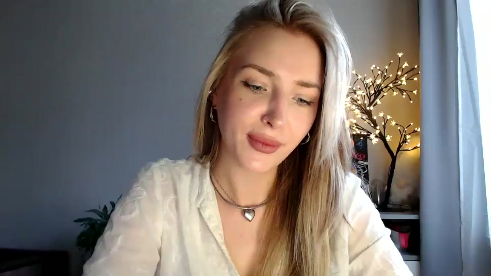 Gallery image thumbnail from Baby__Blue's myfreecams stream on, 07/28/2025, 14:44 image 12 of 20