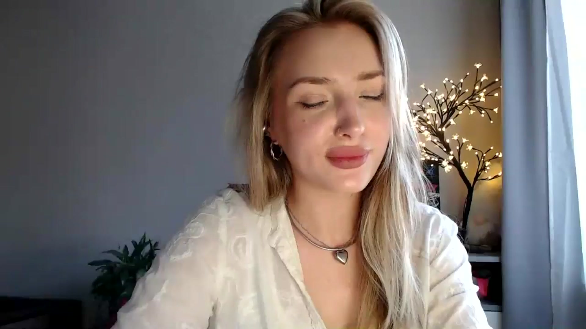 Gallery image thumbnail from Baby__Blue's myfreecams stream on, 07/28/2025, 14:44 image 20 of 20