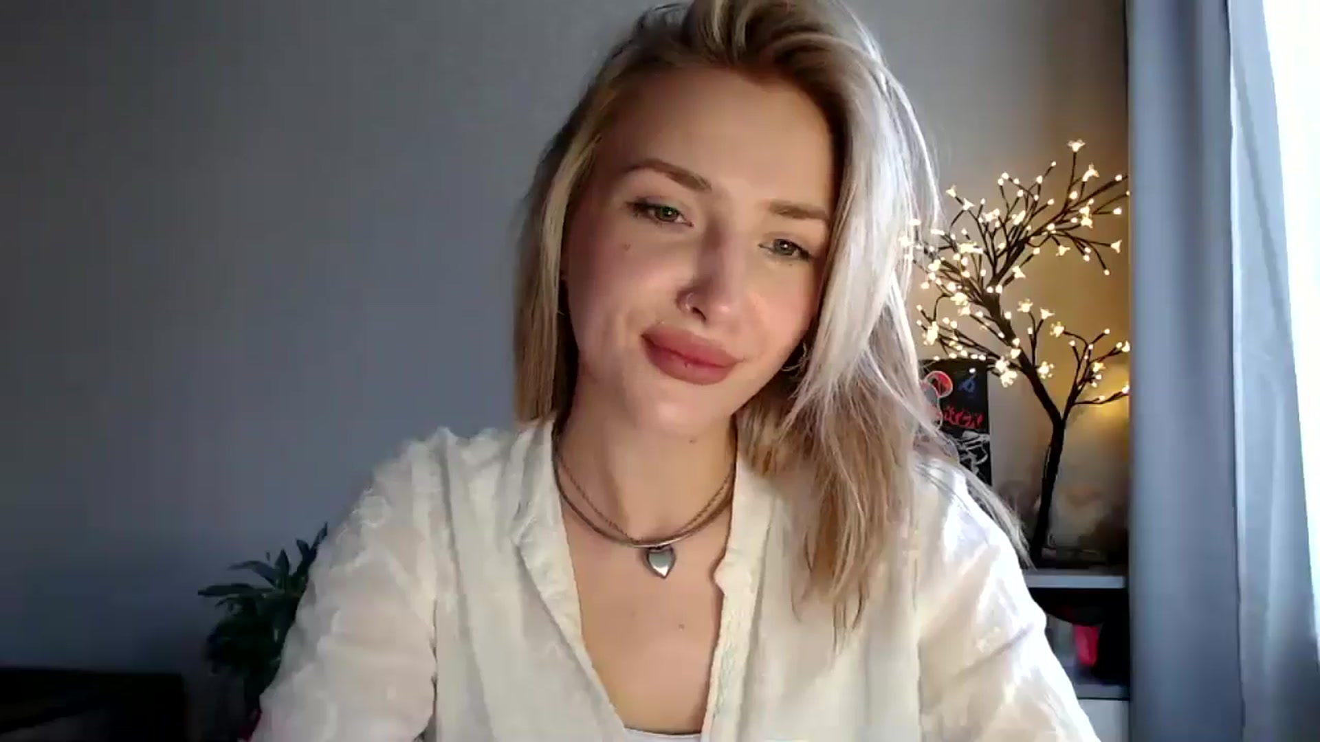 Gallery image thumbnail from Baby__Blue's myfreecams stream on, 07/28/2025, 14:44 image 16 of 20
