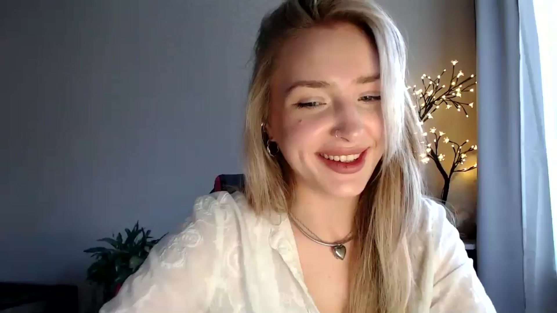 Gallery image thumbnail from Baby__Blue's myfreecams stream on, 07/28/2025, 14:44 image 14 of 20