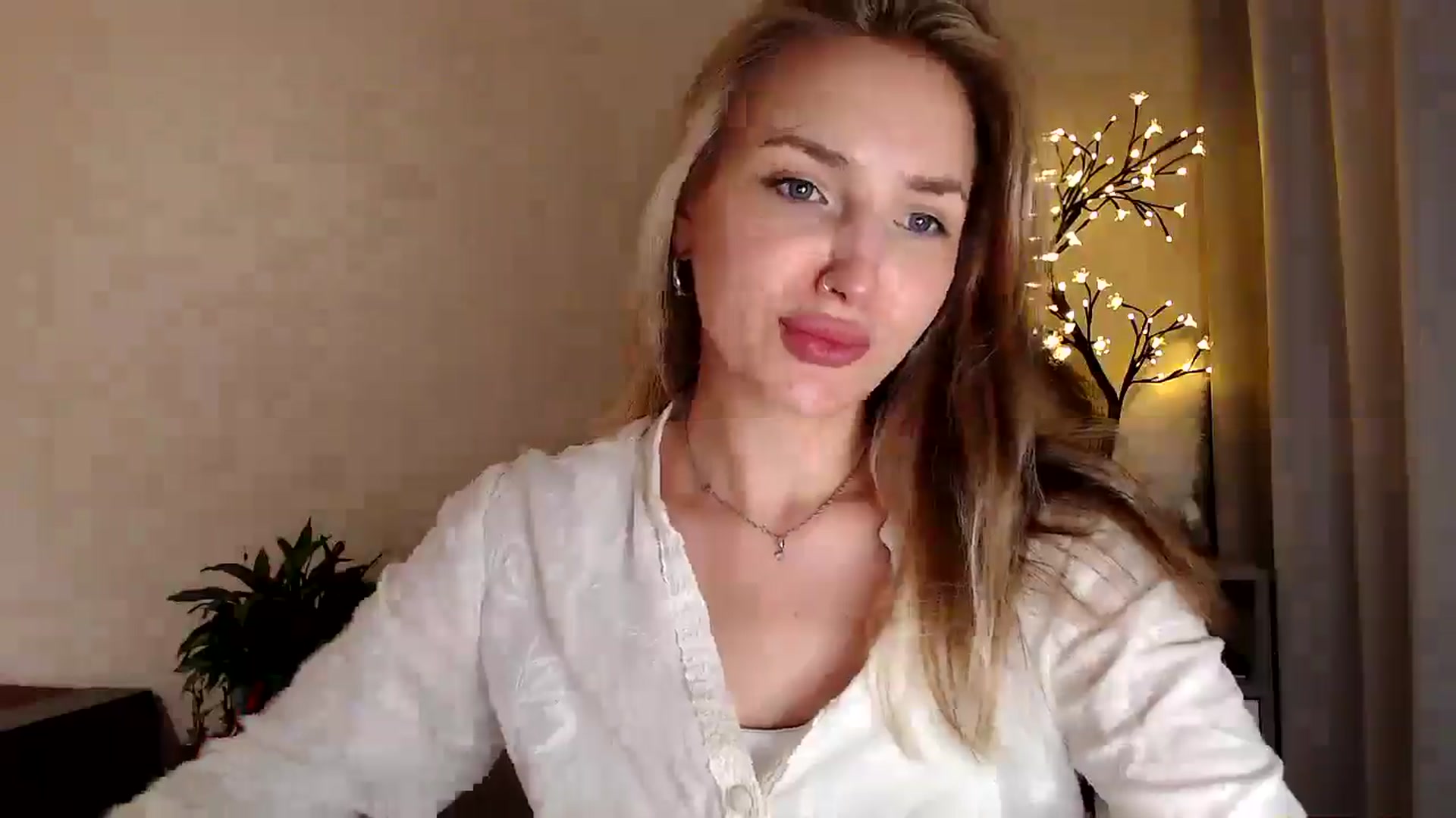 Gallery image thumbnail from Baby__Blue's myfreecams stream on, 07/28/2025, 21:52 image 3 of 20