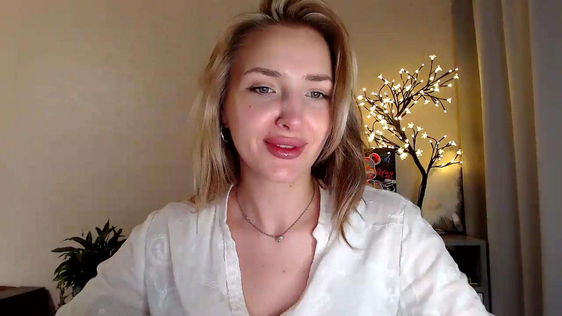 Gallery image thumbnail from Baby__Blue's myfreecams stream on, 07/28/2025, 21:52 image 8 of 20