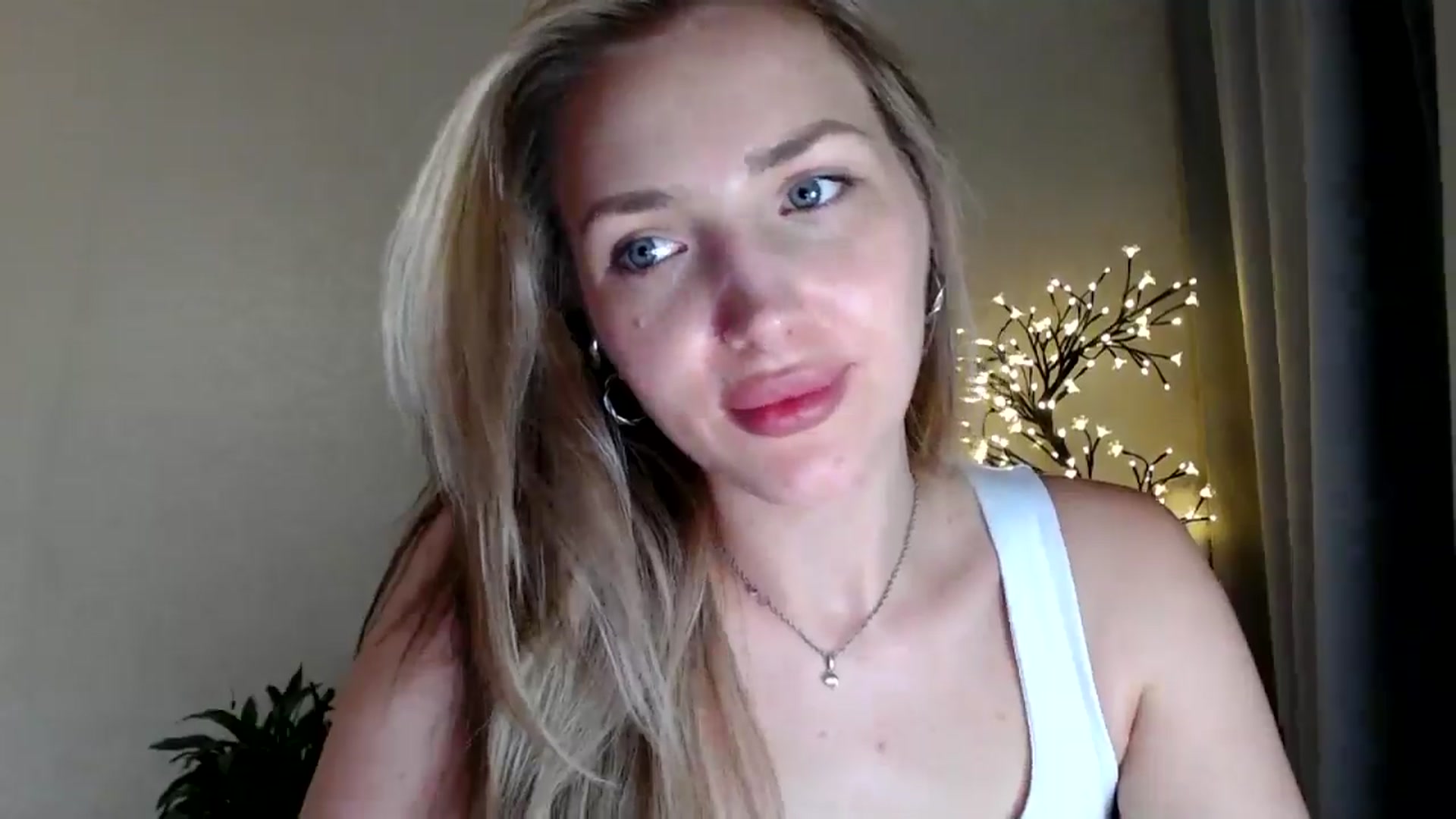 Gallery image thumbnail from Baby__Blue's myfreecams stream on, 07/28/2025, 22:14 image 7 of 20
