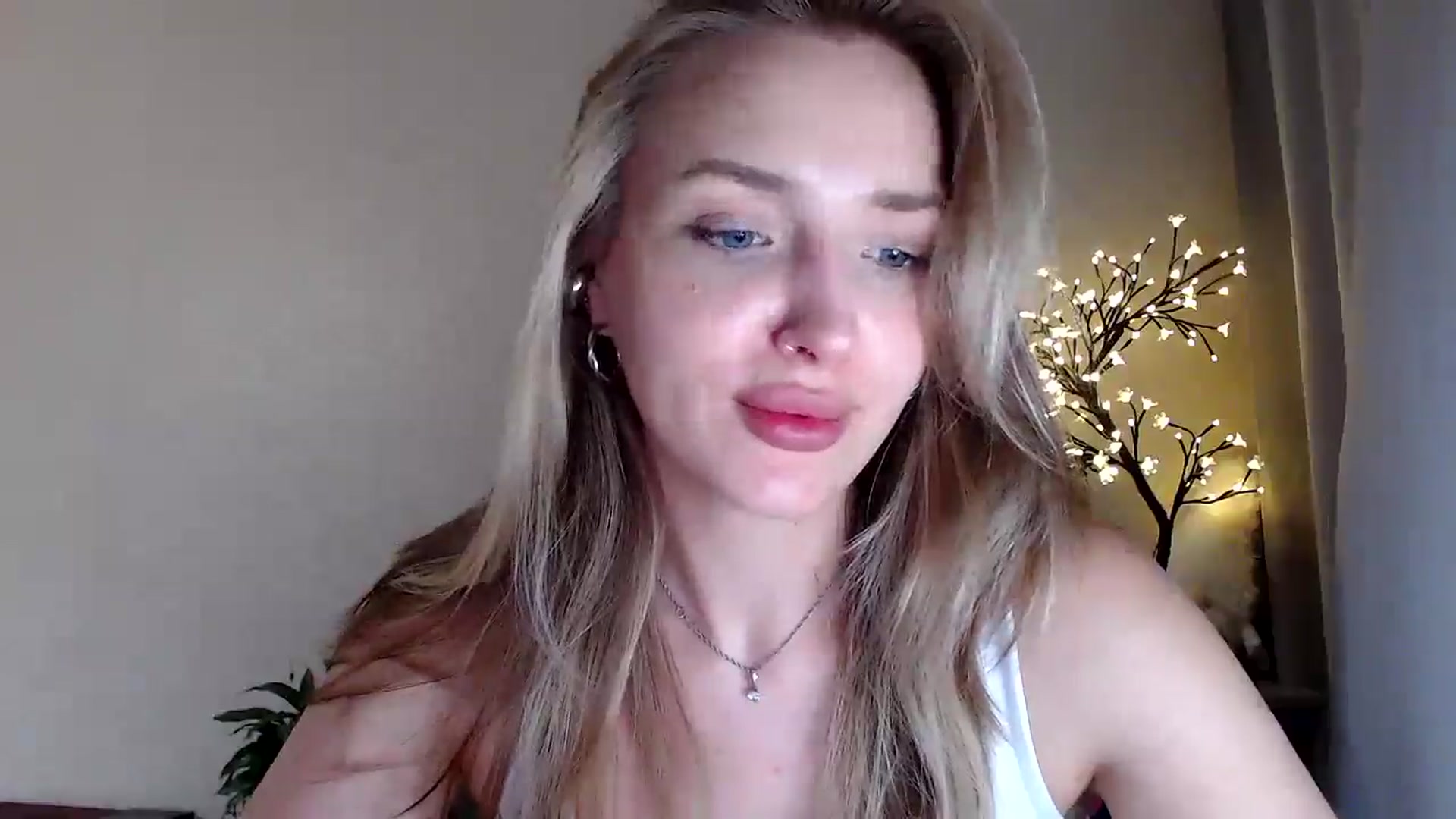 Gallery image thumbnail from Baby__Blue's myfreecams stream on, 07/28/2025, 22:14 image 12 of 20
