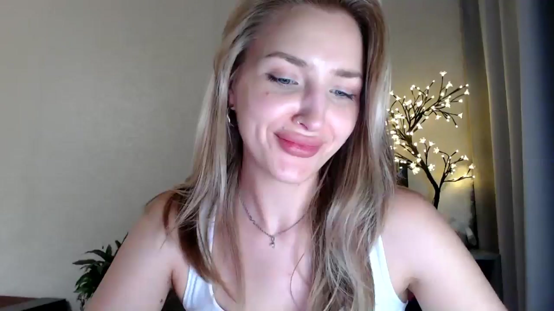 Gallery image thumbnail from Baby__Blue's myfreecams stream on, 07/28/2025, 22:14 image 1 of 20