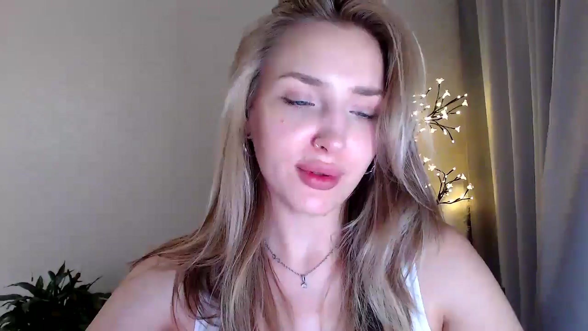 Gallery image thumbnail from Baby__Blue's myfreecams stream on, 07/28/2025, 22:14 image 18 of 20