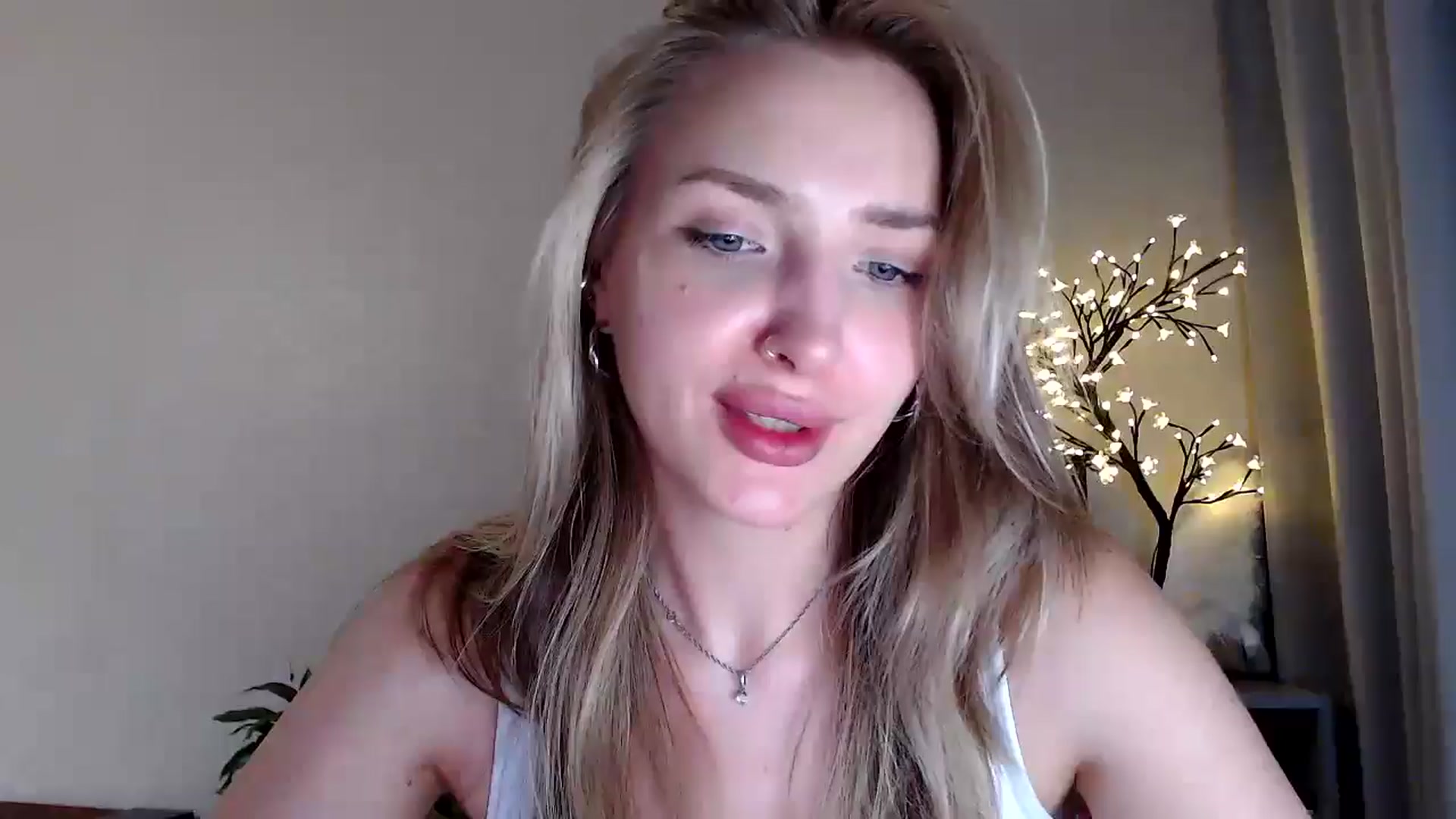 Gallery image thumbnail from Baby__Blue's myfreecams stream on, 07/28/2025, 22:14 image 15 of 20