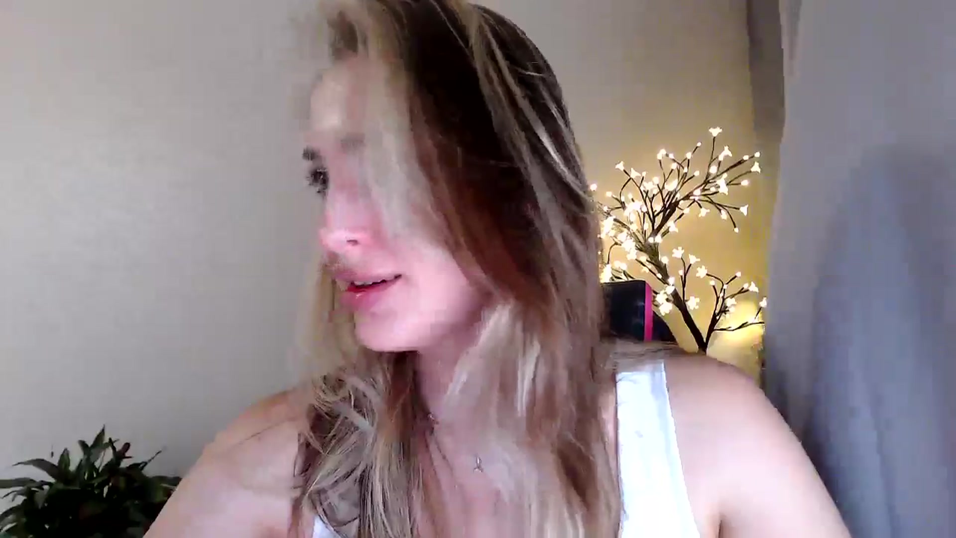 Gallery image thumbnail from Baby__Blue's myfreecams stream on, 07/28/2025, 22:14 image 19 of 20