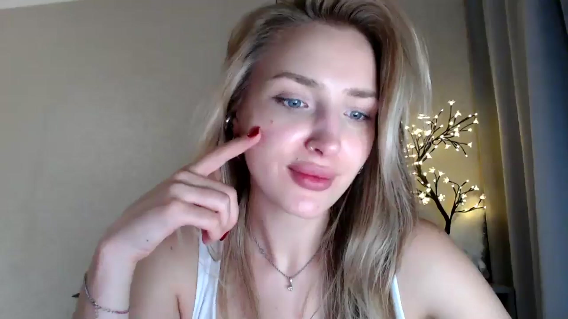 Gallery image thumbnail from Baby__Blue's myfreecams stream on, 07/28/2025, 22:14 image 5 of 20