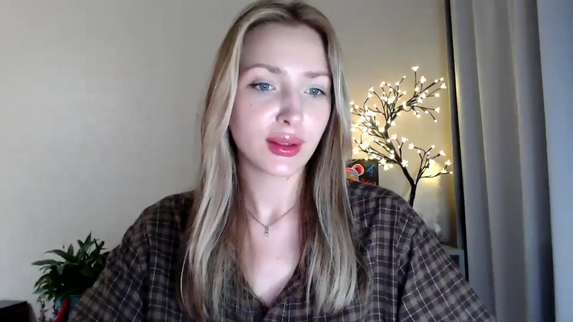 Gallery image thumbnail from Baby__Blue's myfreecams stream on, 07/29/2025, 15:11 image 11 of 20