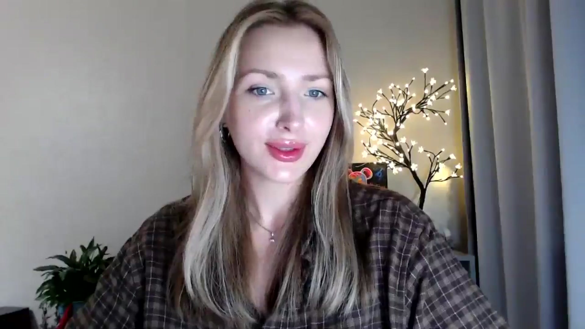 Gallery image thumbnail from Baby__Blue's myfreecams stream on, 07/29/2025, 15:11 image 9 of 20