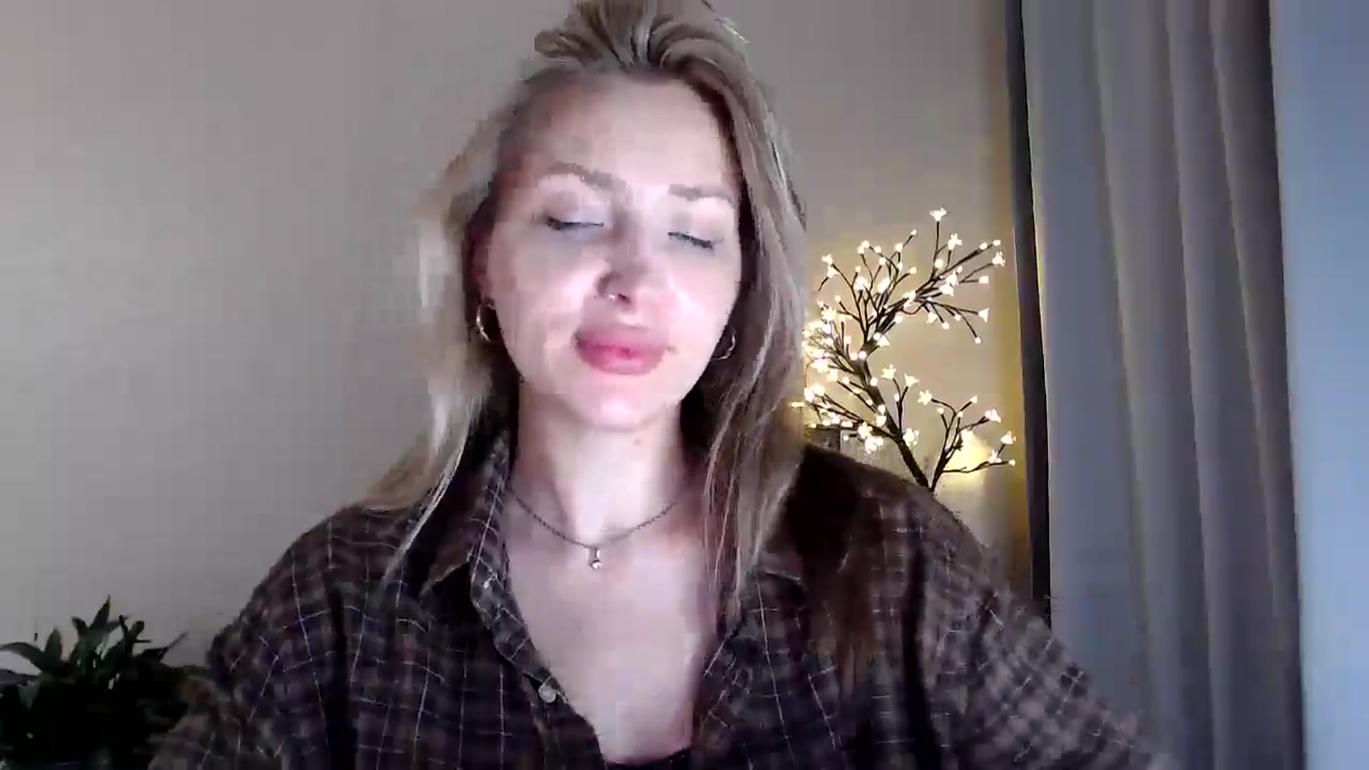 Gallery image thumbnail from Baby__Blue's myfreecams stream on, 07/29/2025, 21:23 image 20 of 20