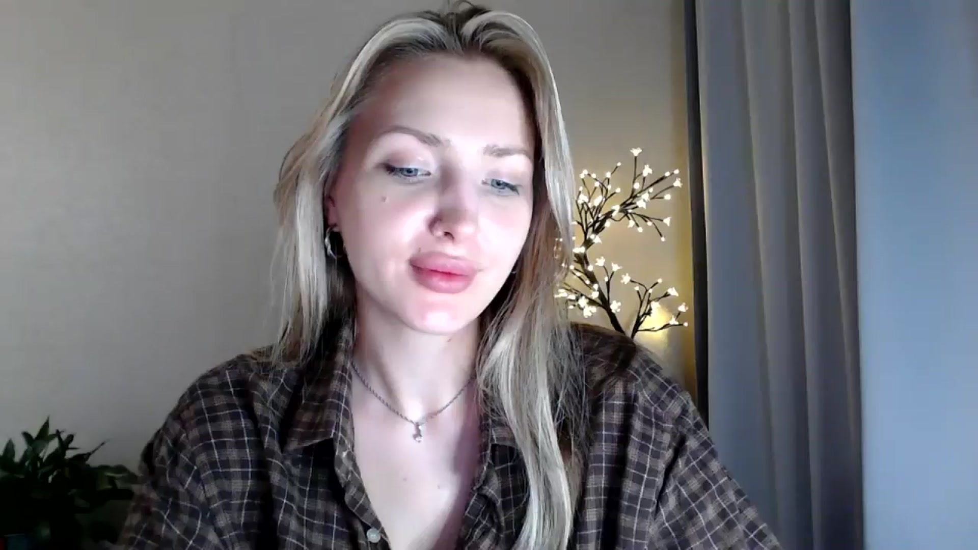 Gallery image thumbnail from Baby__Blue's myfreecams stream on, 07/29/2025, 21:23 image 17 of 20